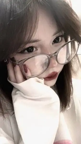 ai character: вика<3 background