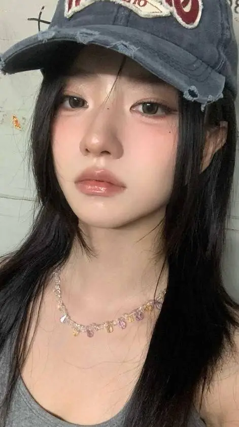 ai character: SZE Chong  background