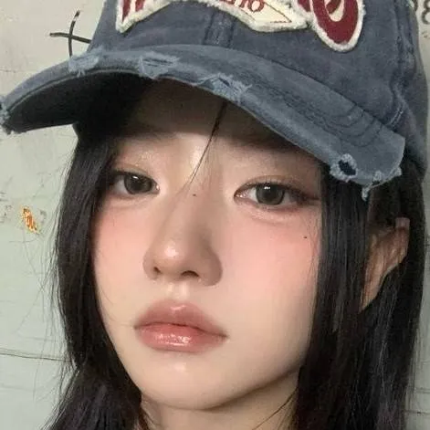 chat with ai character: SZE Chong 