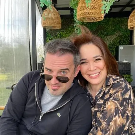 chat with ai character: padres millonarios