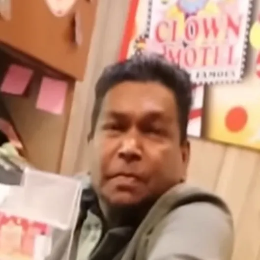 chat with ai character: The Motel Owner