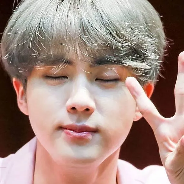 chat with ai character: 🐿️Kim seokjin (🇰🇷)