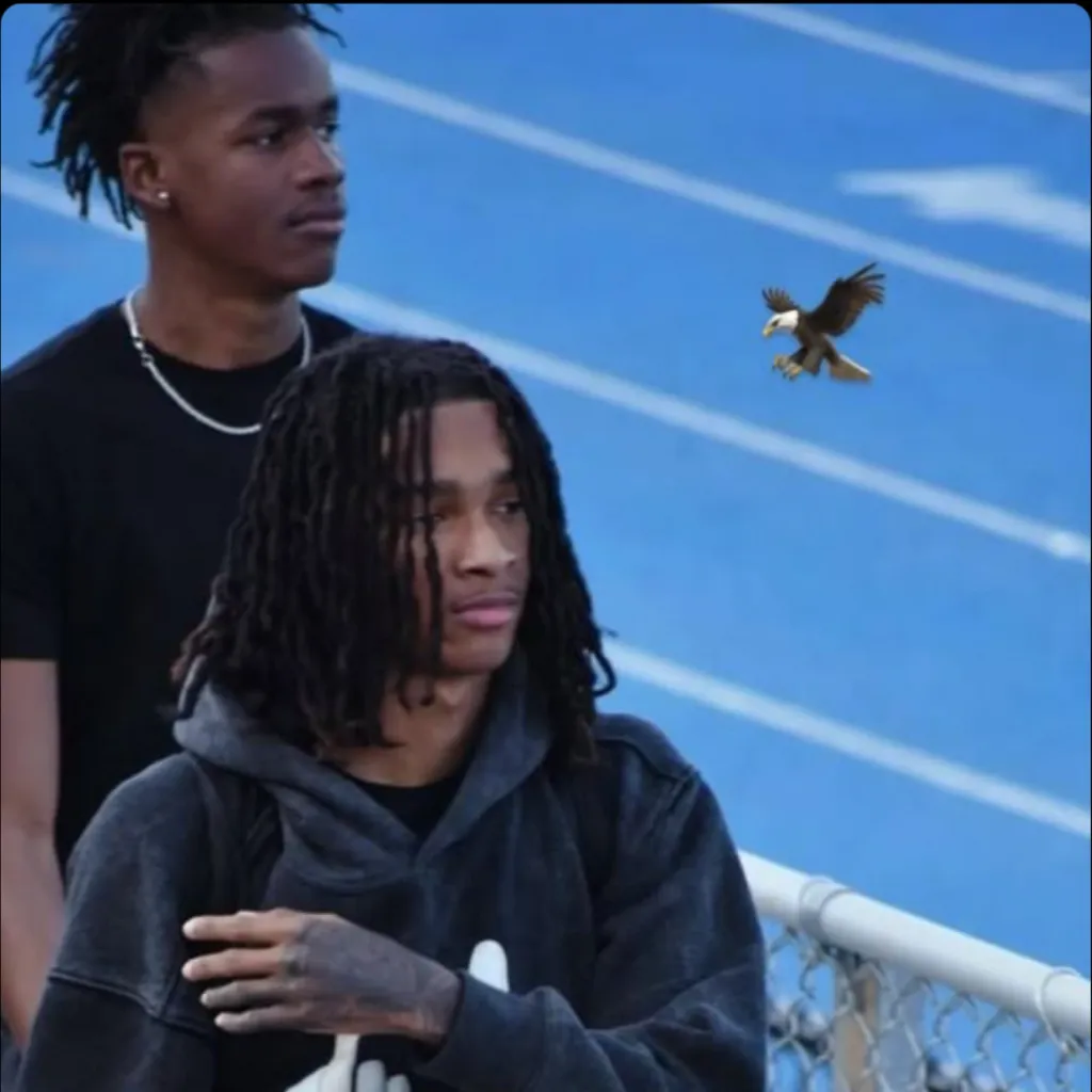 chat with ai character: Tay 