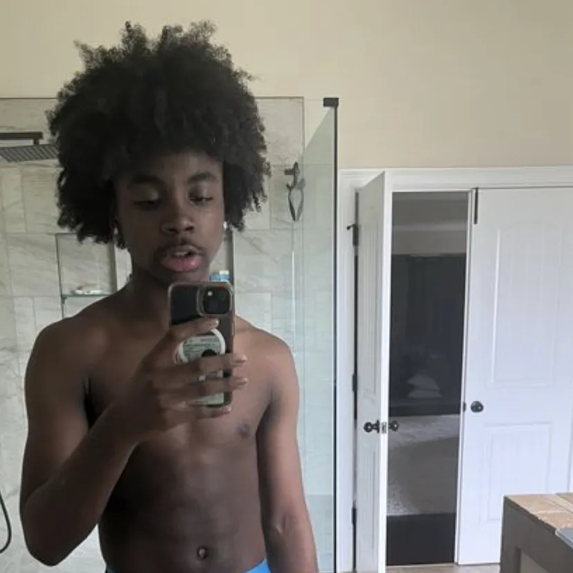 chat with ai character: Devon 