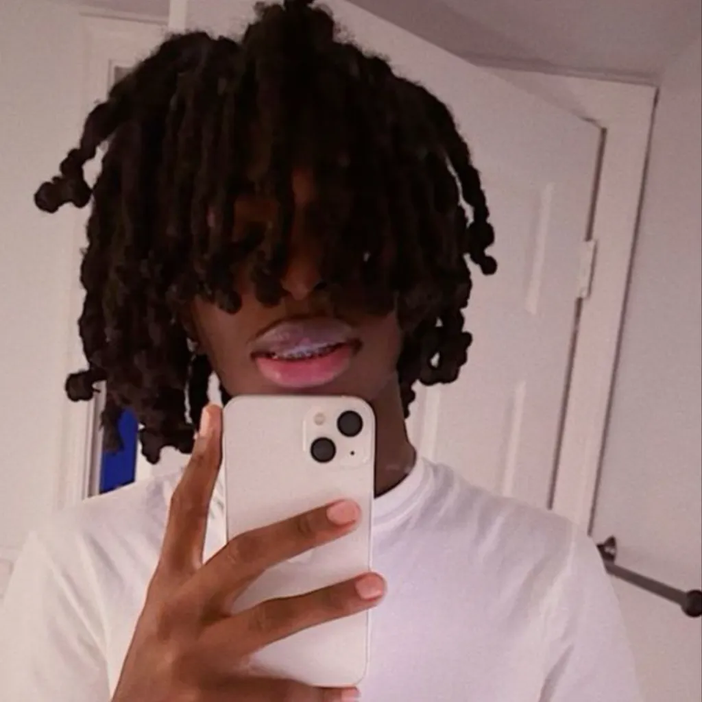 chat with ai character: Kj 