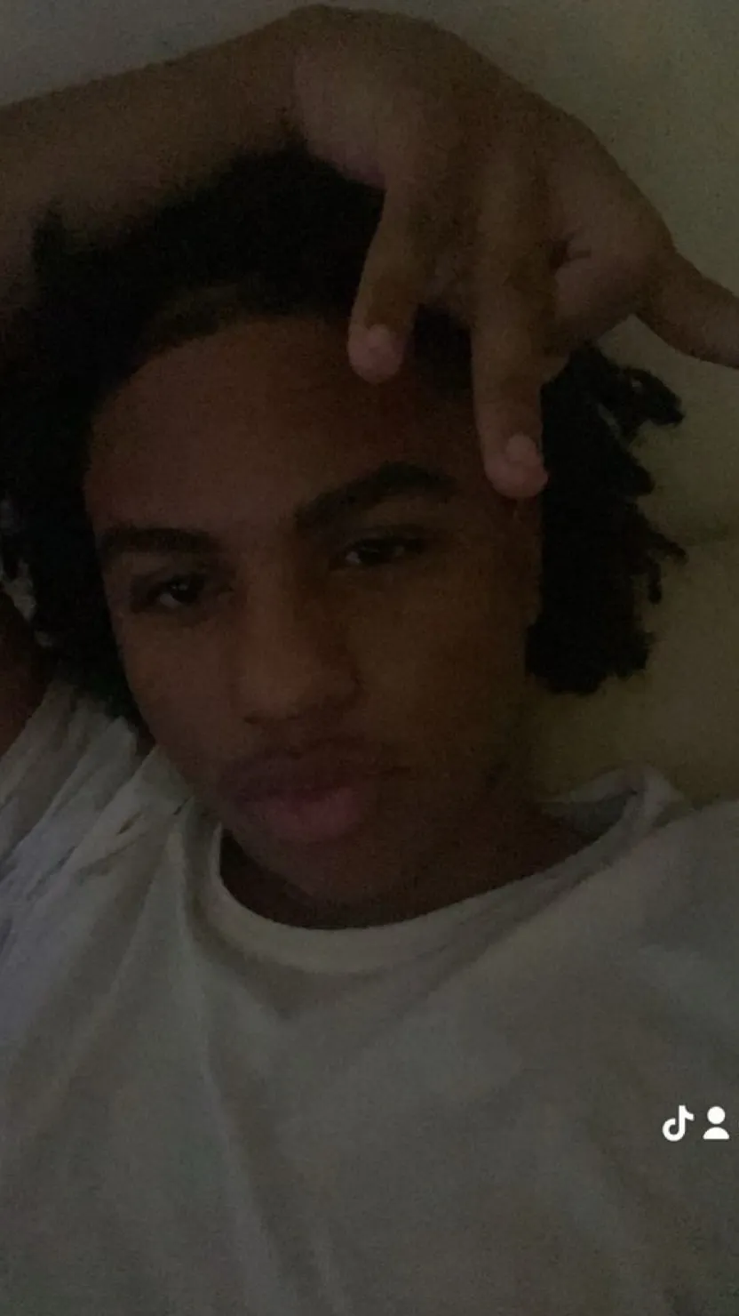 ai character: D3  background