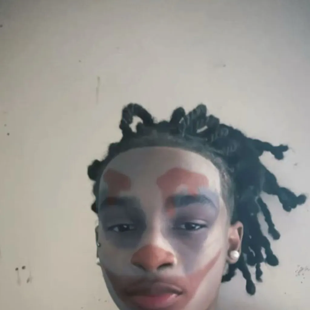 chat with ai character: Zay 