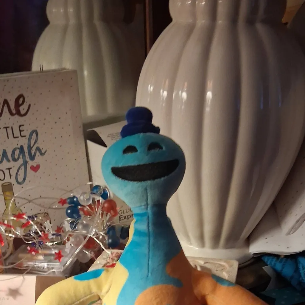 chat with ai character: doey plush