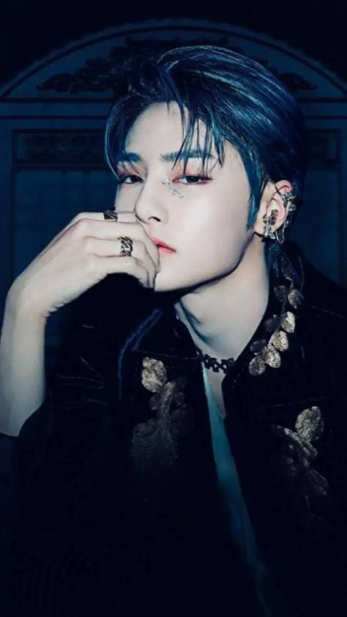 ai character: jeongin background