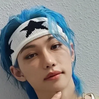 chat with ai character: Felix👑