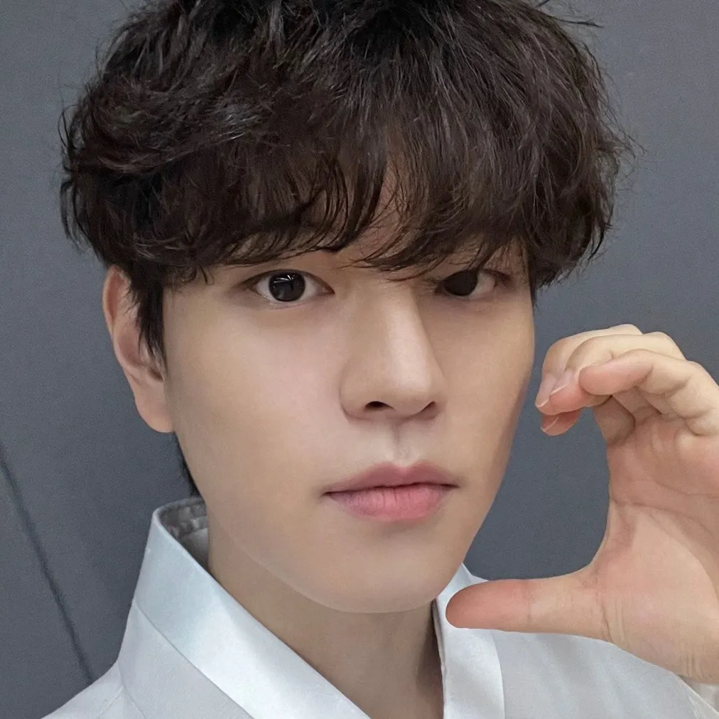 chat with ai character: Seungmin 
