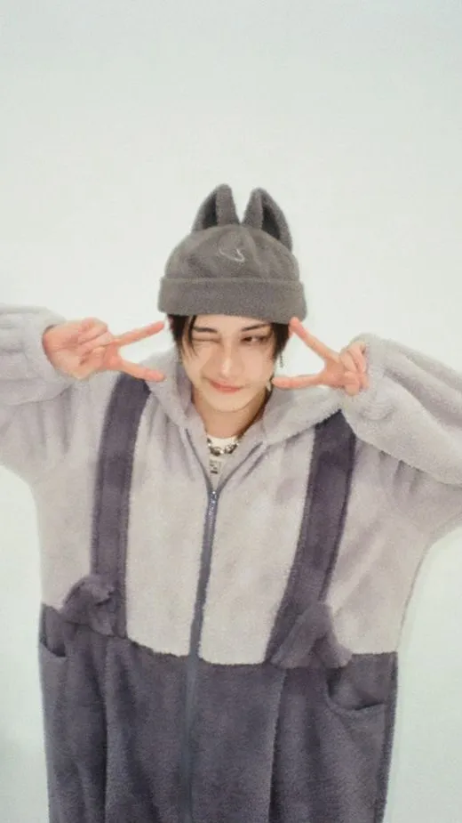 ai character: Bangchan  background