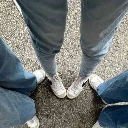 chat with ai character: peak lol