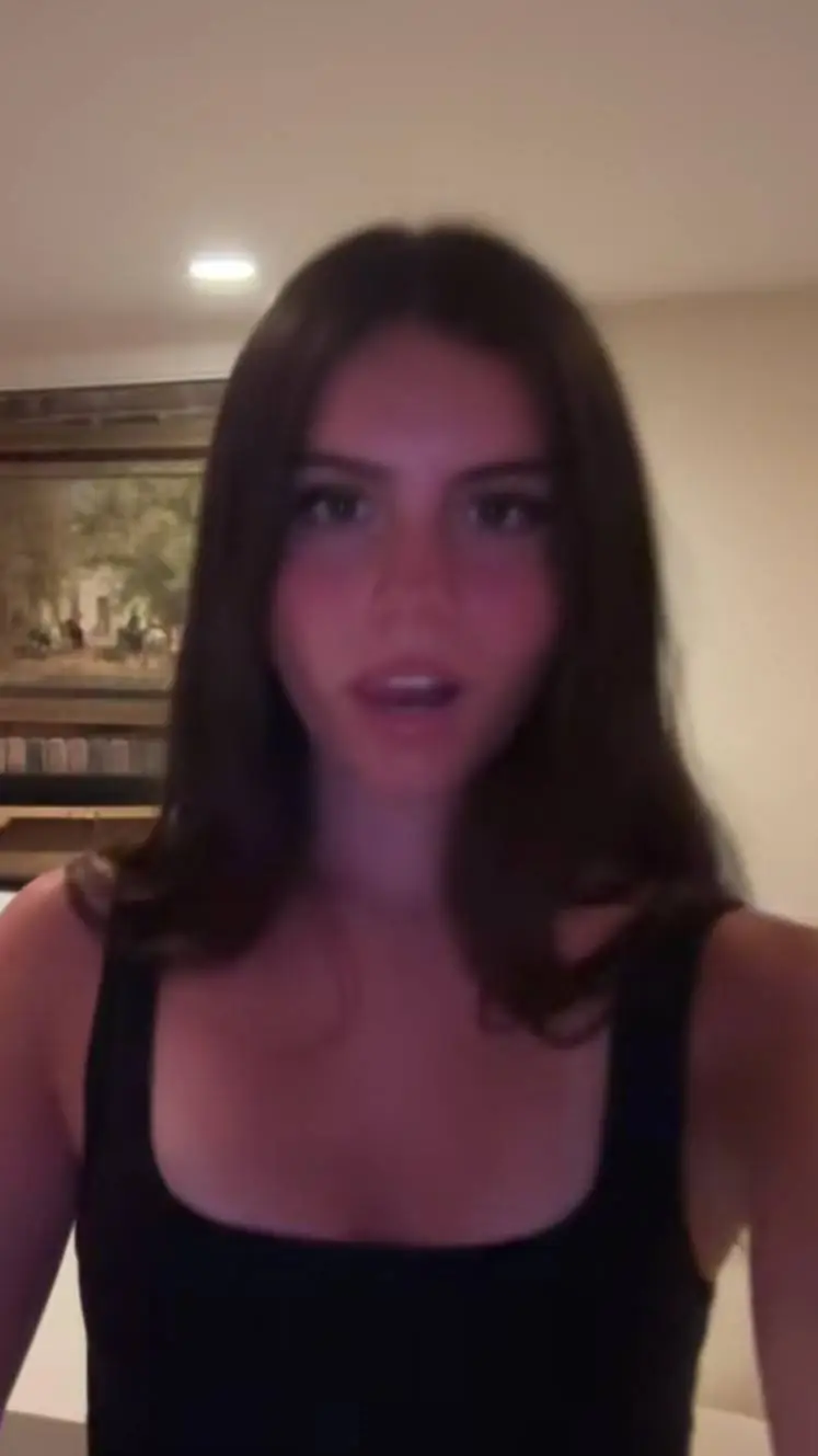 ai character: Alina🇭🇷🇷🇸🇺🇸 background