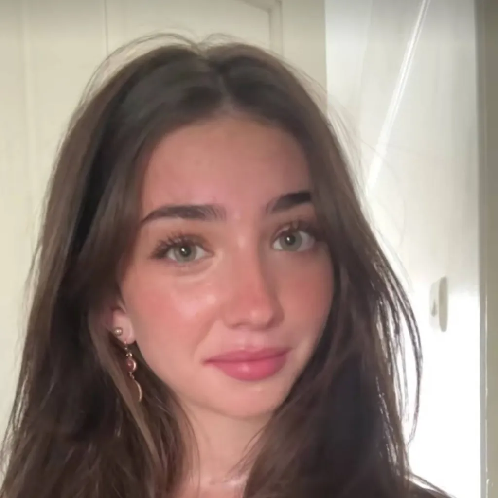 chat with ai character: Eliza🇮🇹🇺🇲