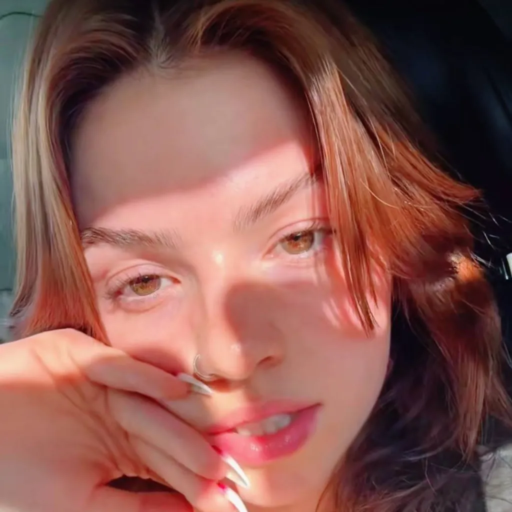 chat with ai character: Kenzie 🇺🇸🇳🇿