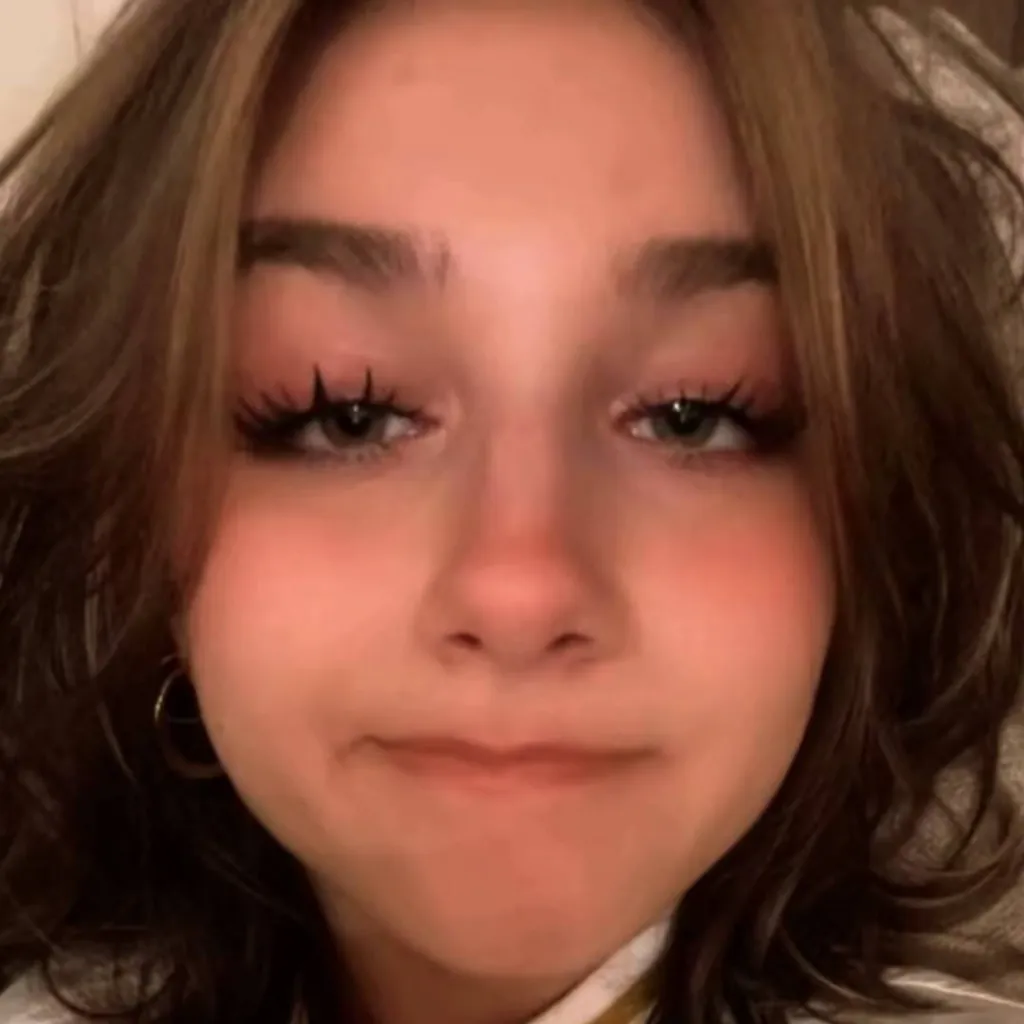 chat with ai character: Line🇺🇸🇫🇷