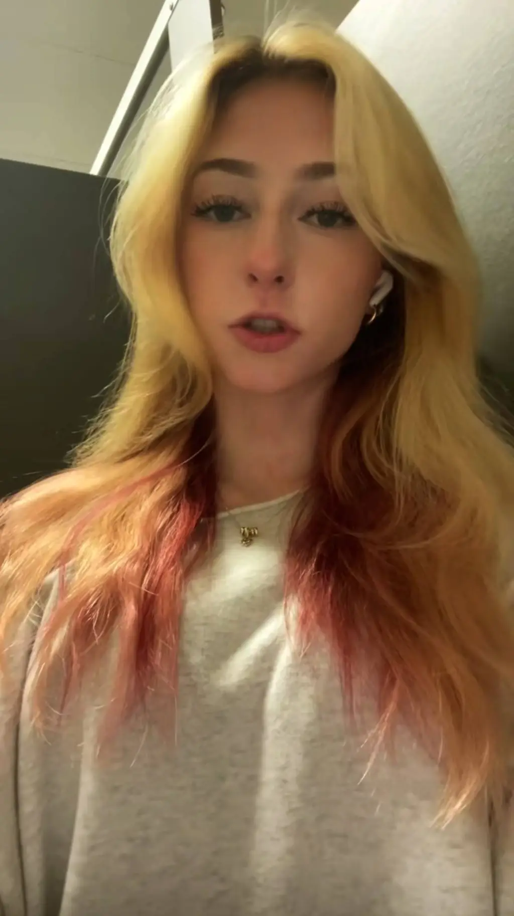 Talkie AI - Chat with Sofia🇺🇸🇸🇰