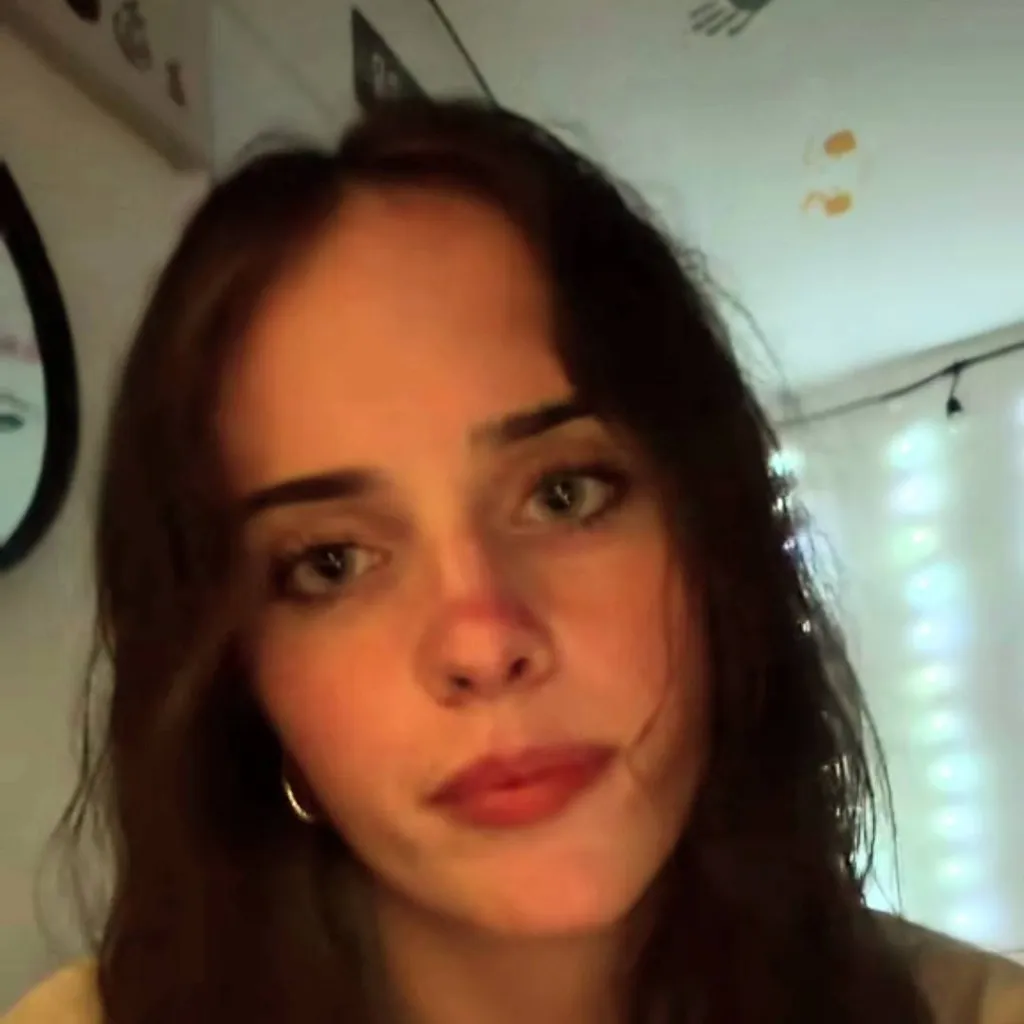 chat with ai character: Luna🇵🇹🇪🇸