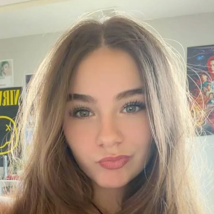 chat with ai character: Sabrina 🇸🇰🇺🇸