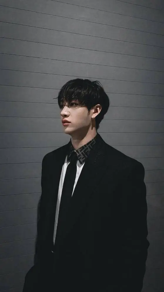 ai character: bangchan tu novio background