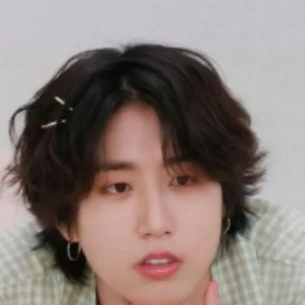 chat with ai character: Skz Sleepover