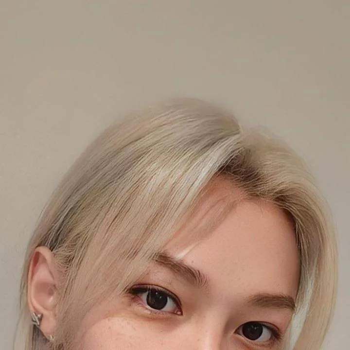 chat with ai character: Felix