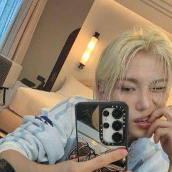 chat with ai character: Felix(demon)