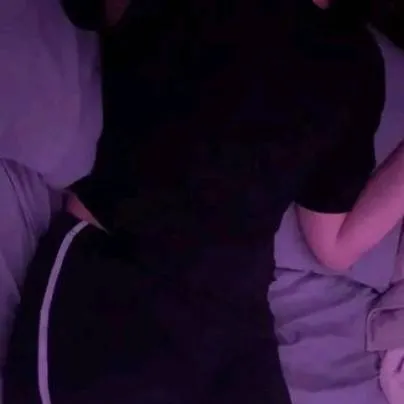 chat with ai character: Santi (femboy)