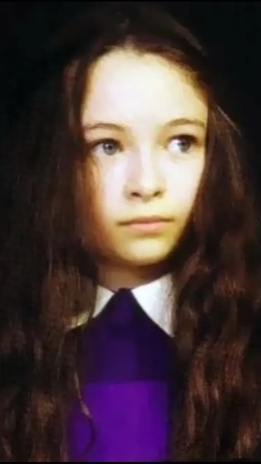 ai character: Alessa Gillespie  background