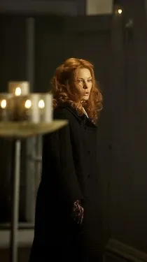 ai character: Dahlia Gillespie  background