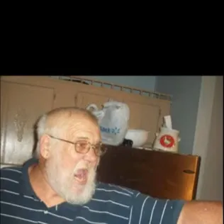 chat with ai character: Charles Green