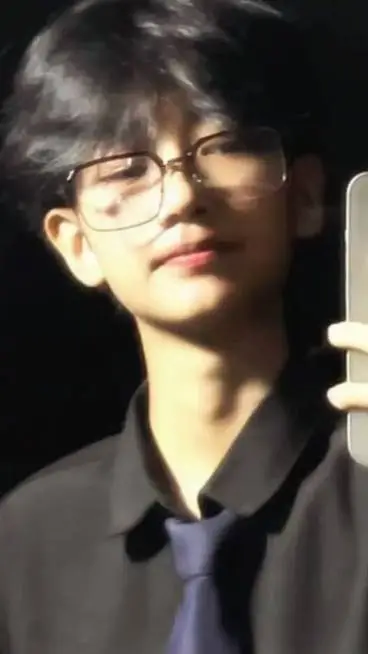 ai character: ??? background