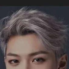 chat with ai character: 💞~♪★FELİXX★♪~💞