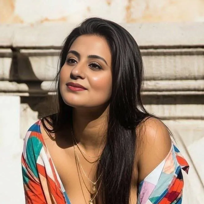 chat with ai character: Komal