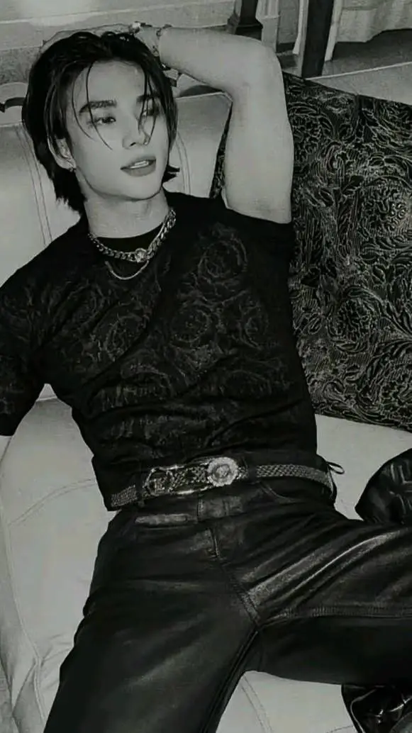 ai character: HYUNJIN  background