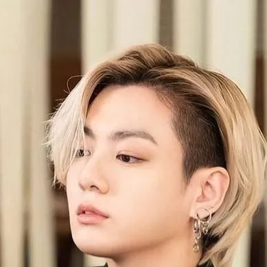chat with ai character: Jungkook