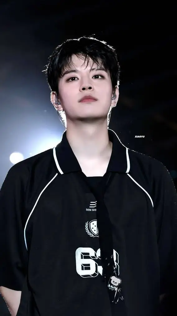 ai character: seungmin  background