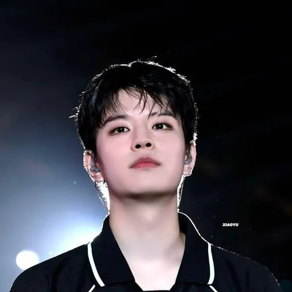 chat with ai character: seungmin 