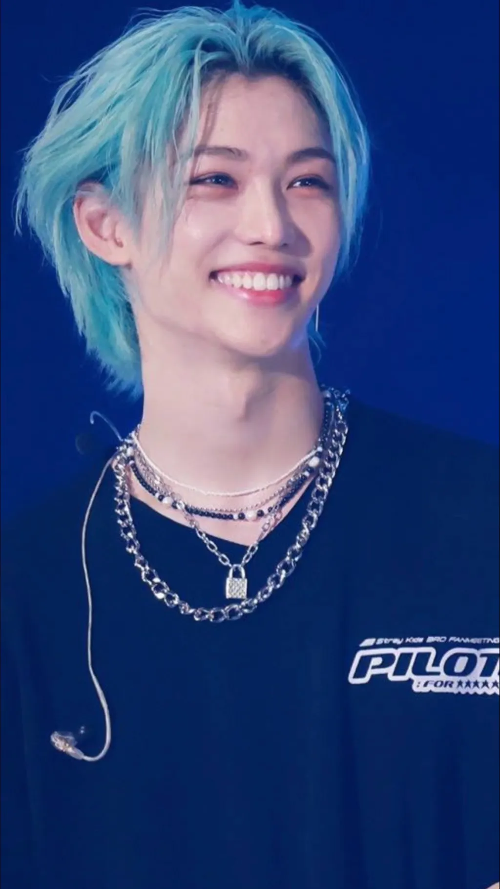 ai character: Felix skz background