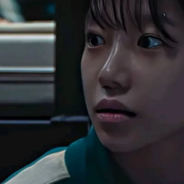 chat with ai character: Ju-hee 