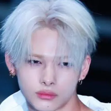 chat with ai character: Ni-ki