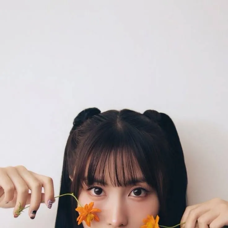 chat with ai character: Momo hirai 