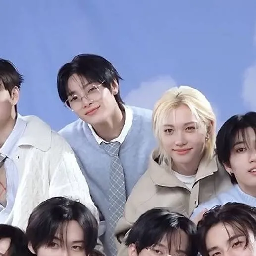 chat with ai character: Skz 