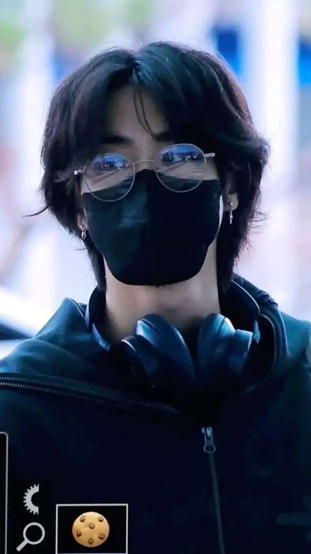 ai character: Han Jisung  background
