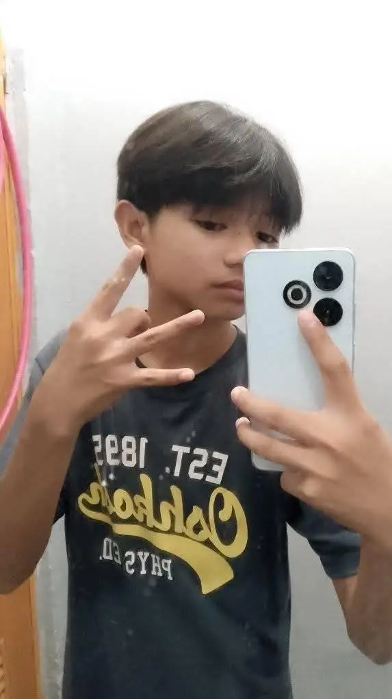 ai character: •|ALEX|• background