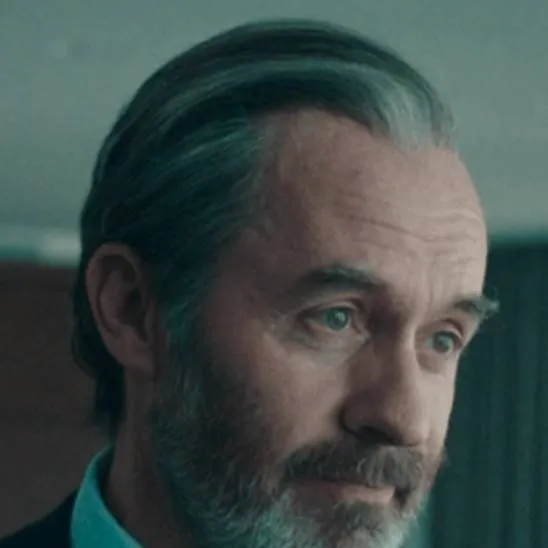 chat with ai character: Alan blunt