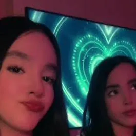 chat with ai character: sofi y reynita 