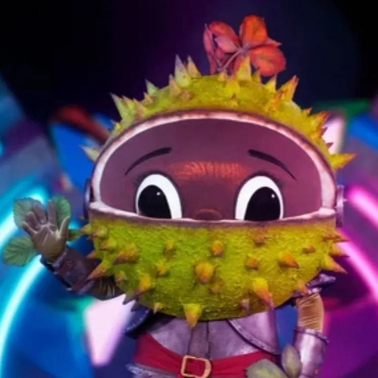 chat with ai character: Masked singer!