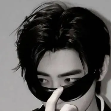 chat with ai character: Andrew